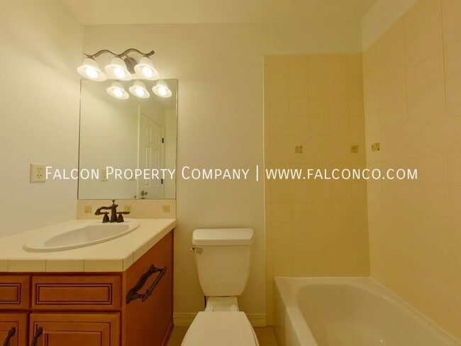 Building Photo - 302 All Sky Dr