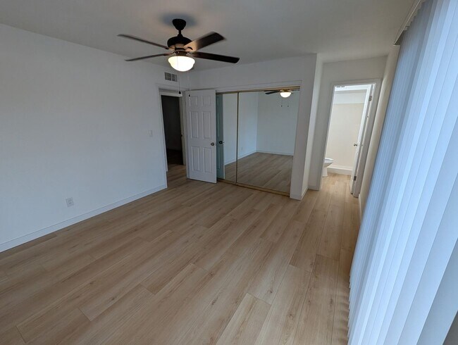 Building Photo - Newly Renovated 4 Bedroom 2 Bath Home In Great Peoria Location