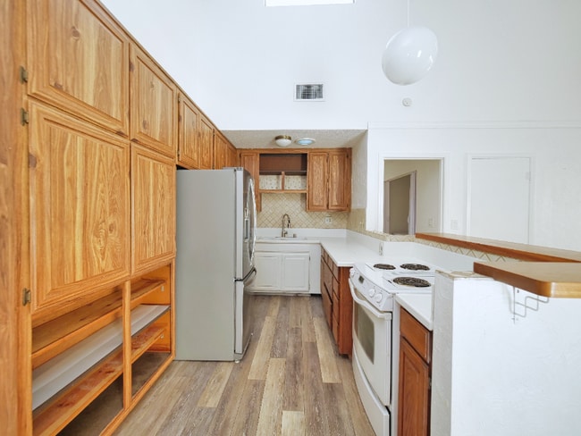 Building Photo - 1937 Gauguin Pl