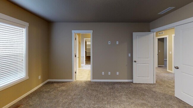 Building Photo - Beautiful single family home in quiet Vancouver neighborhood