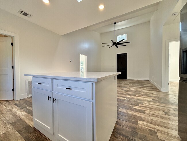 Building Photo - 227 Canyon Springs Dr