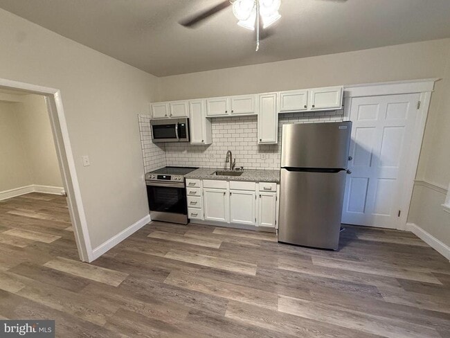 Building Photo - 63 King St