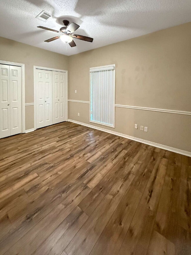 Building Photo - Now $2,395 – Spacious, Established Home with Room to Breathe