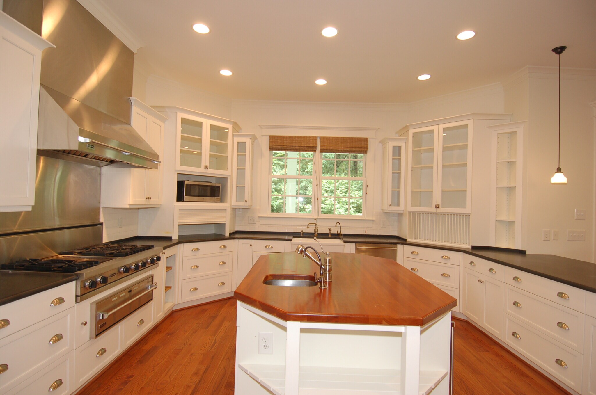 Kitchen - 1020 Raindipper Dr