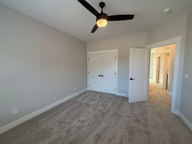 Building Photo - 618 Hemsworth Ln