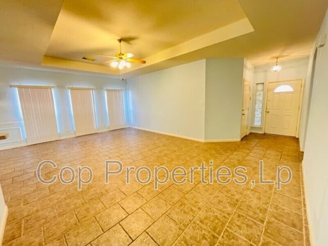 Building Photo - 6239 Parkland Oaks Dr