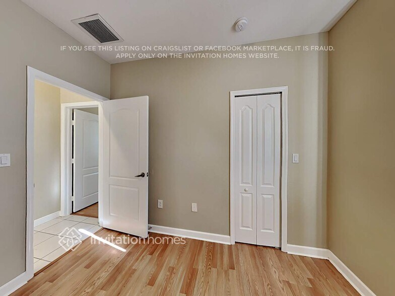 Building Photo - 15551 SW 21st Terrace