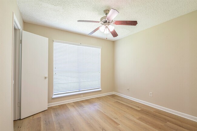 Building Photo - 1262 Rock Canyon Dr
