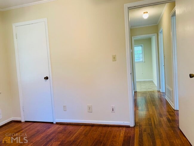 Building Photo - 6 Ozmore St