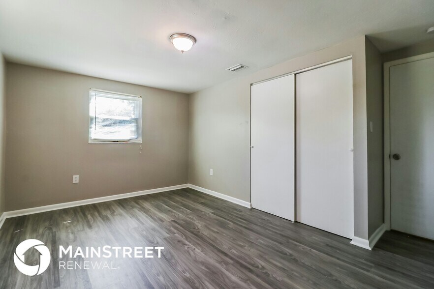 Building Photo - 8912 Hervel Cir