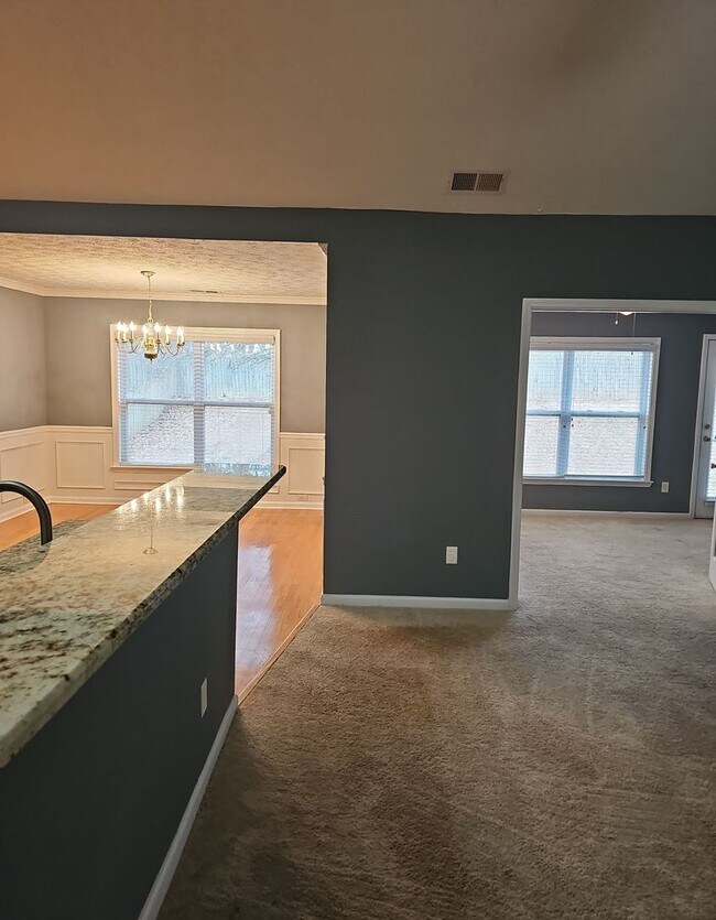 Building Photo - Well Kept Union City Home, 3BR, 2BA