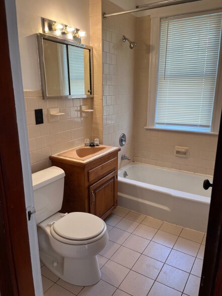 Building Photo - 30 Fountain St