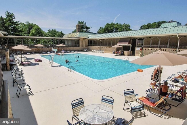 Building Photo - 3310 N Leisure World Blvd