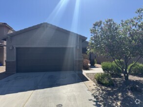 Building Photo - 955 E Prairie Field Ln