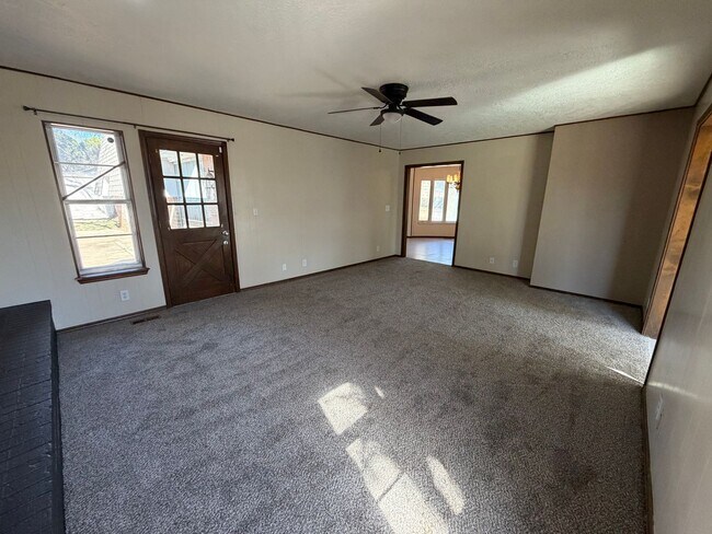 Building Photo - Beautiful 3bed/2.5bath Updated Westside Norman Home Available for Rent!