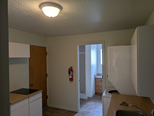 Building Photo - Updated Studio Apartment in Ephraim – All Utilities Included + Pet Friendly