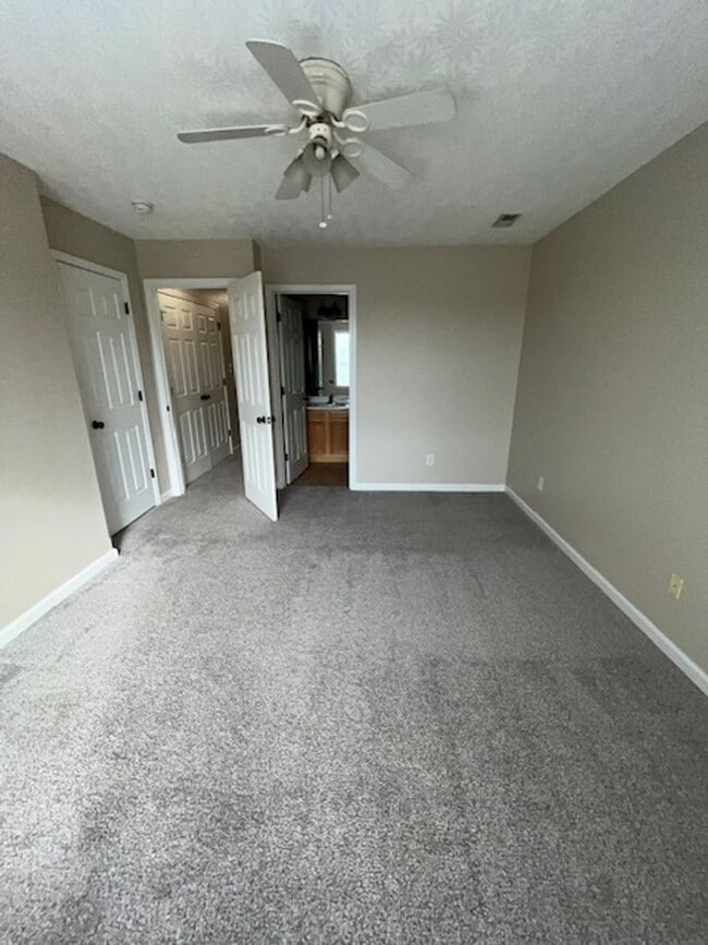 Building Photo - 3-bedroom, 1.5-bathroom home located in the heart of Nicholasville, KY.