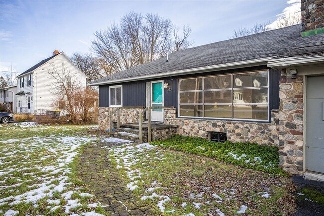 Building Photo - 43 River Meadow Dr