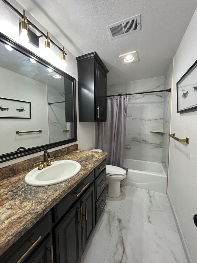 Building Photo - Beautiful Home in Northwest Midland-Los Patios Subdivision