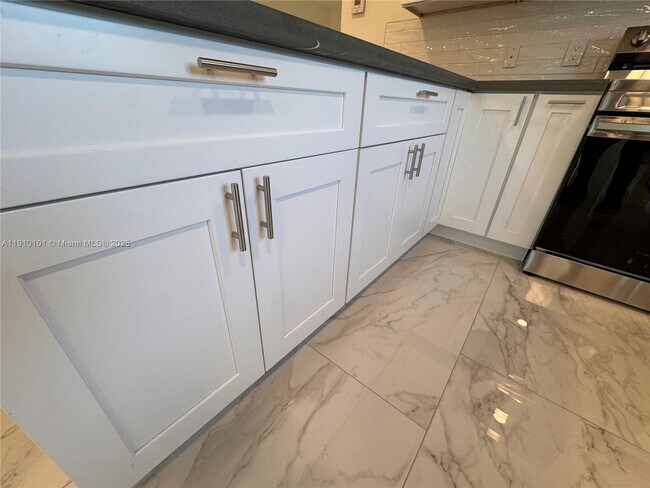 Building Photo - 2430 NW 22nd Rd