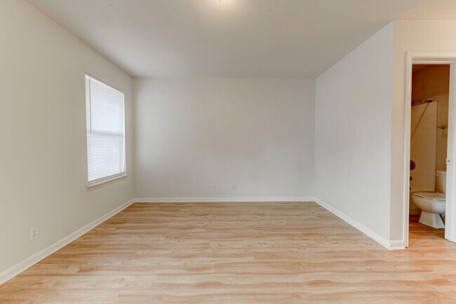 Building Photo - 3301 El Salido Pkwy