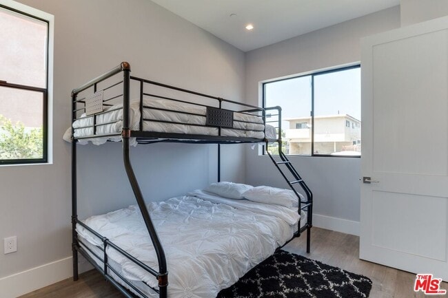 Building Photo - 4826 Pickford St