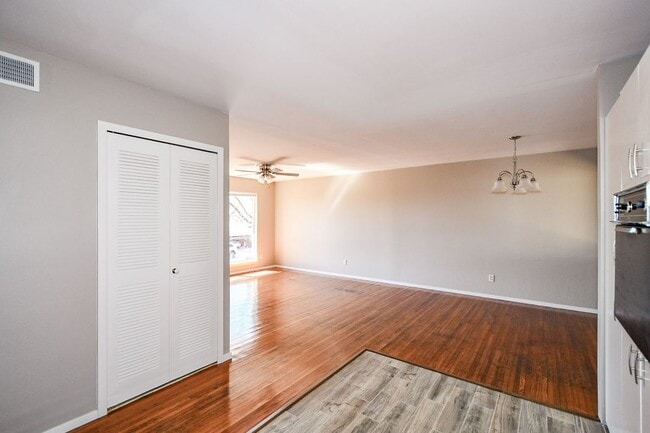 Building Photo - 1331 Starfield Rd
