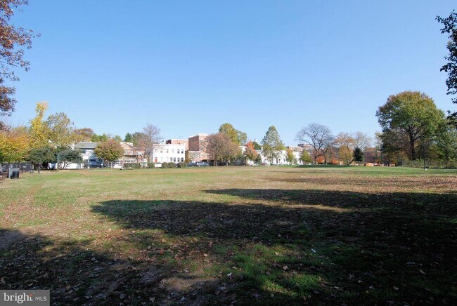 Building Photo - 2500 Q St NW