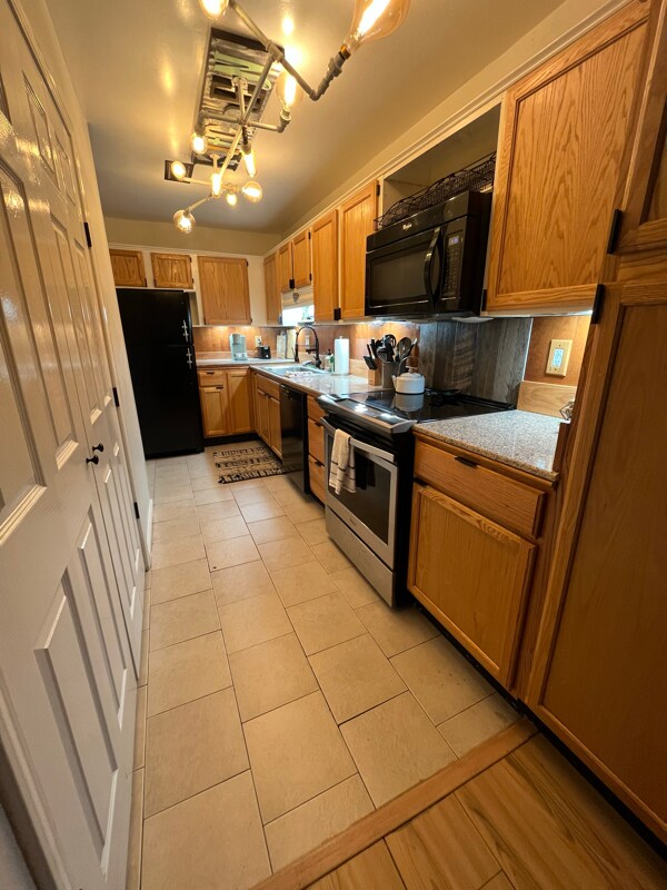 Building Photo - 12102 Carriage Ct SE