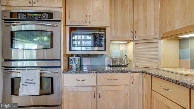 Building Photo - 8317 Harland Dr