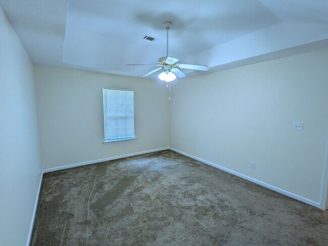 Building Photo - 526 Edgecliff Ln