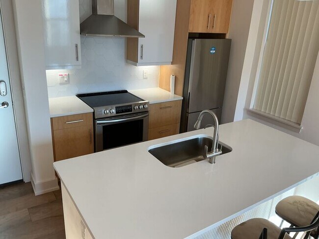 Building Photo - 26 W 15th St