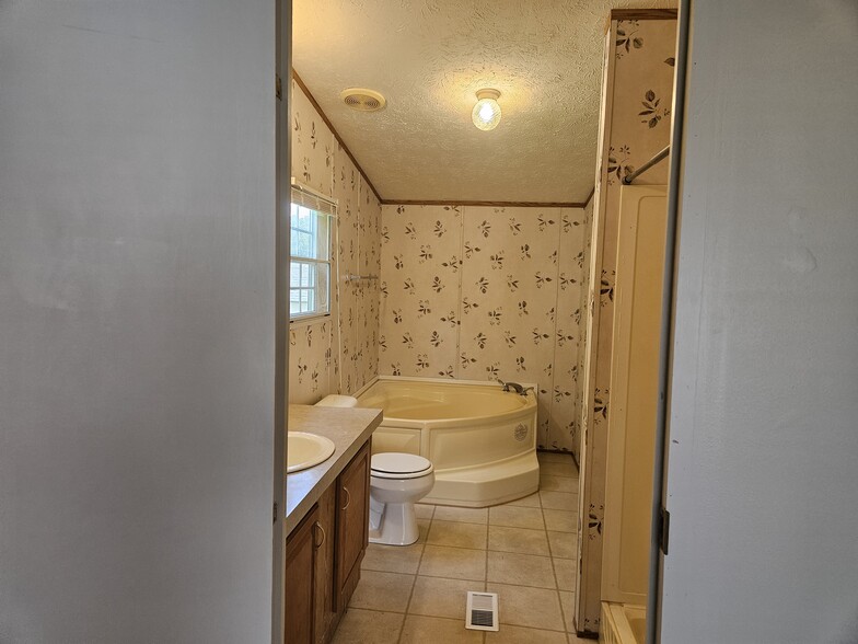 Building Photo - 159 Lynnwood Cir