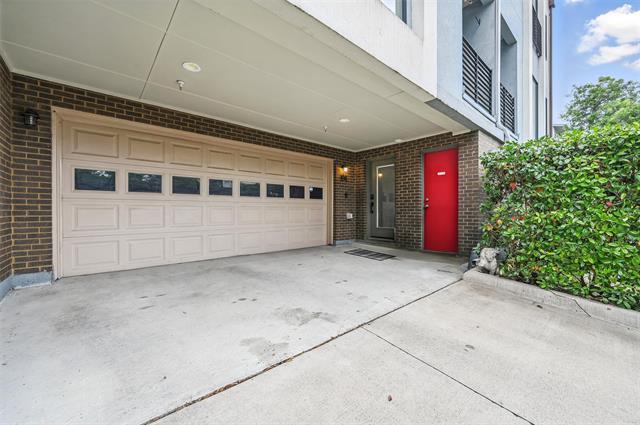 Building Photo - 2222 Moser Ave