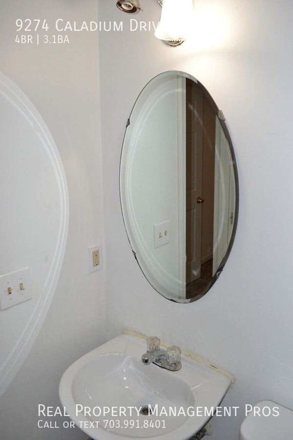 Building Photo - 9274 Caladium Dr