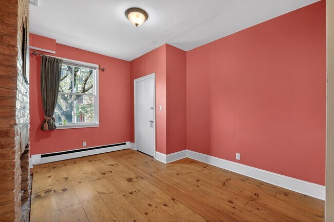 Building Photo - 211 4th St