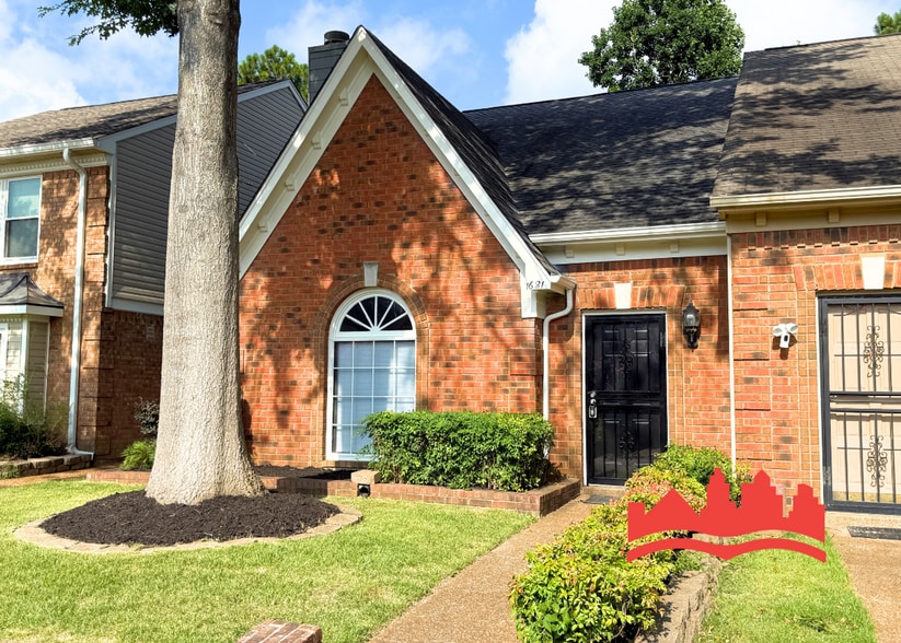 Primary Photo - 1681 Smokehouse Dr