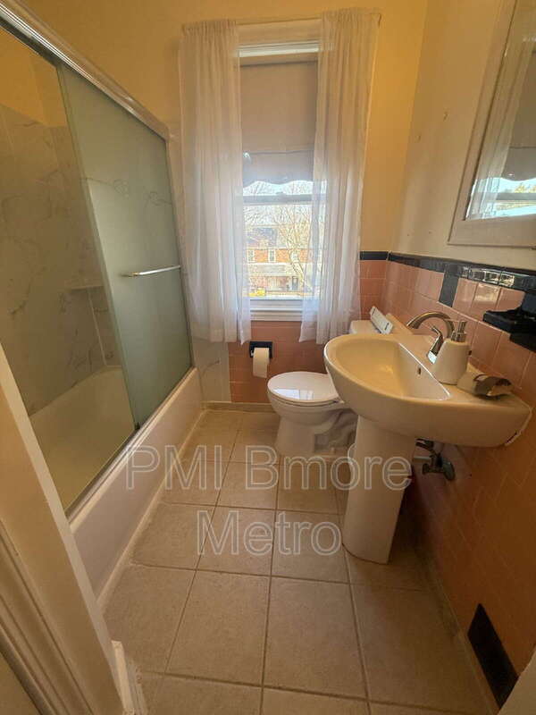 Building Photo - 3609 Woodlea Ave