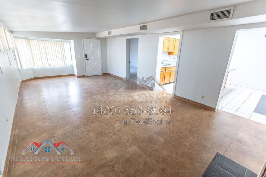 Building Photo - 1168 E Alameda Dr