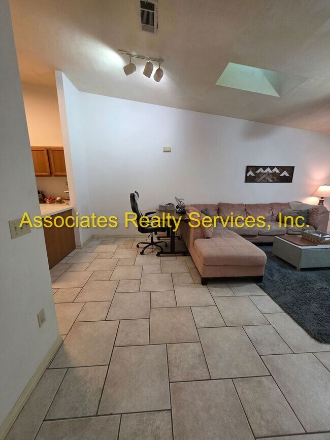 Building Photo - Mill Pond accross from G'ville Health and Fitness