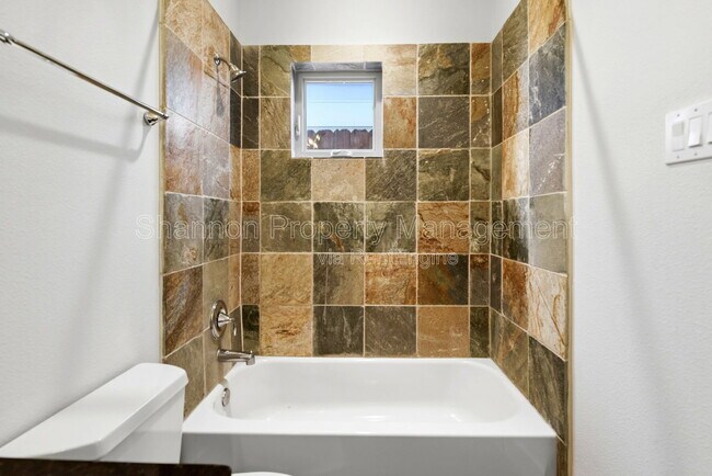 Building Photo - 1512 Crockett St