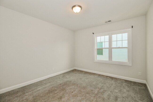 Building Photo - Beautiful Home in Wilmington - $200 Off First Month Rent (If Approved)
