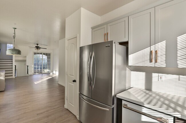 Building Photo - Beautiful Gilbert 3 bed/ 3 bath in Gilbert's The Gardens Community