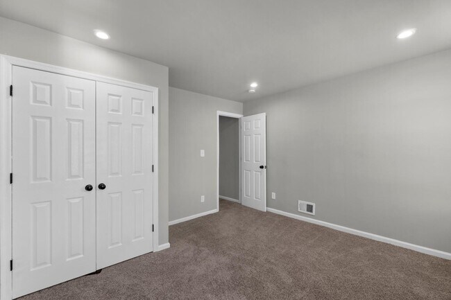 Building Photo - 2505 E Fayette St