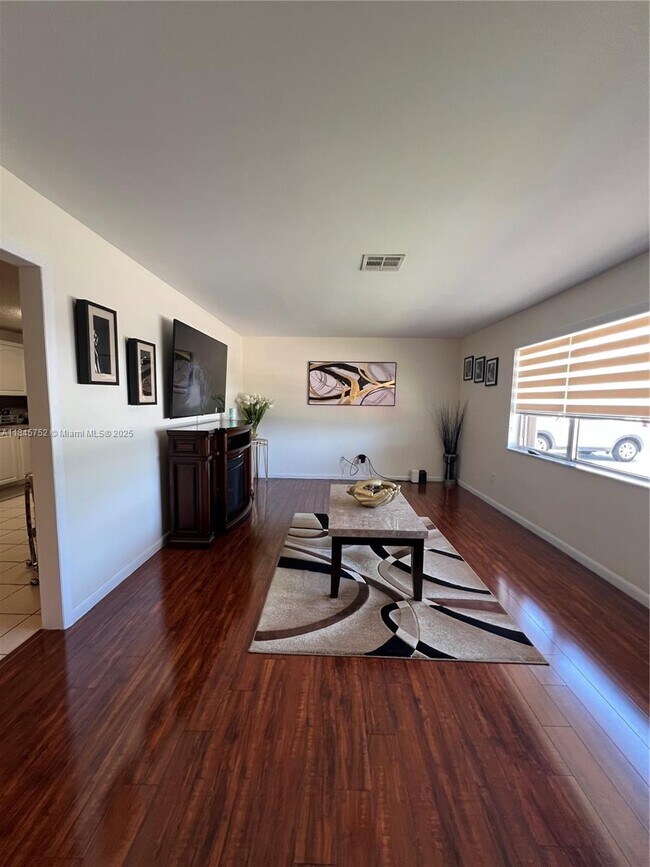Building Photo - 5070 Ponderosa Ln