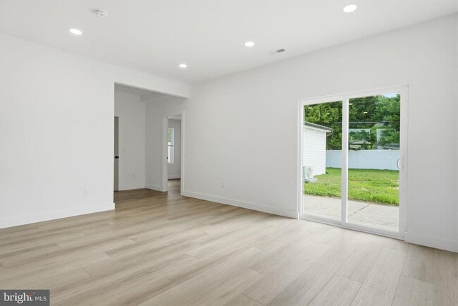 Building Photo - 96 Elderberry Dr