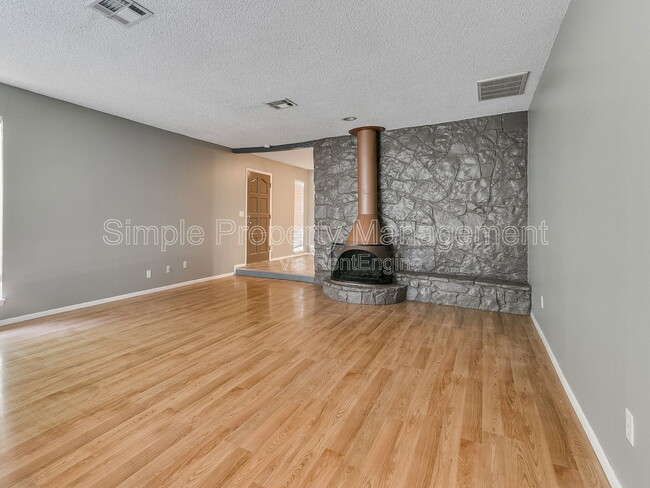 Building Photo - 3828 NW 64th St