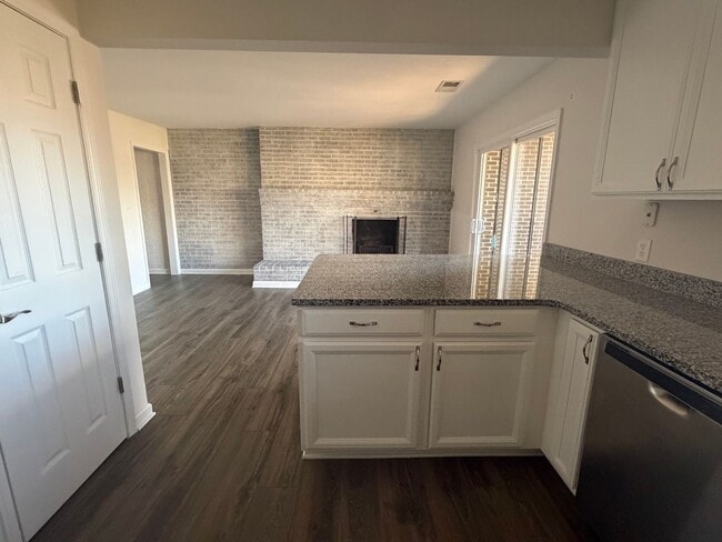 Building Photo - 114 Harvest Dr