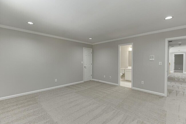 Building Photo - 9345 Riverclub Pkwy