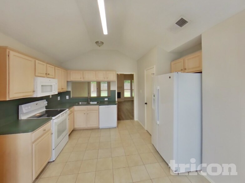 Building Photo - 757 Dema Ln